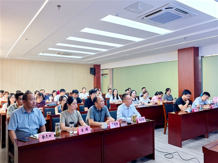 ��������(d��n)���W(xu��)�á�����(qu��n)׷����(zhu��n)�}��Ӗ(x��n)�ɹ��e�k